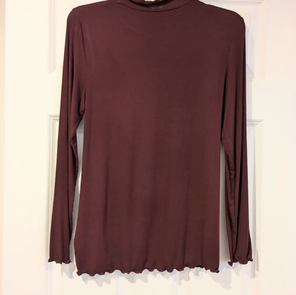 Tahari Lettuce Edge Pullover Dressy Top M - Picture 7 of 11